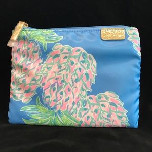 Lilly Pulitzer Swizzle Out pouch. New without tags.